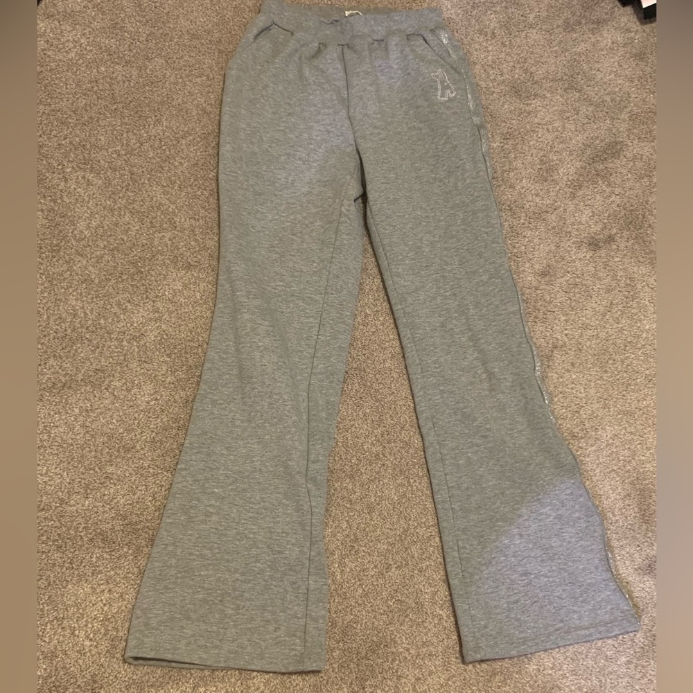 Wide leg pants with light fleece. For teens or petite adult.